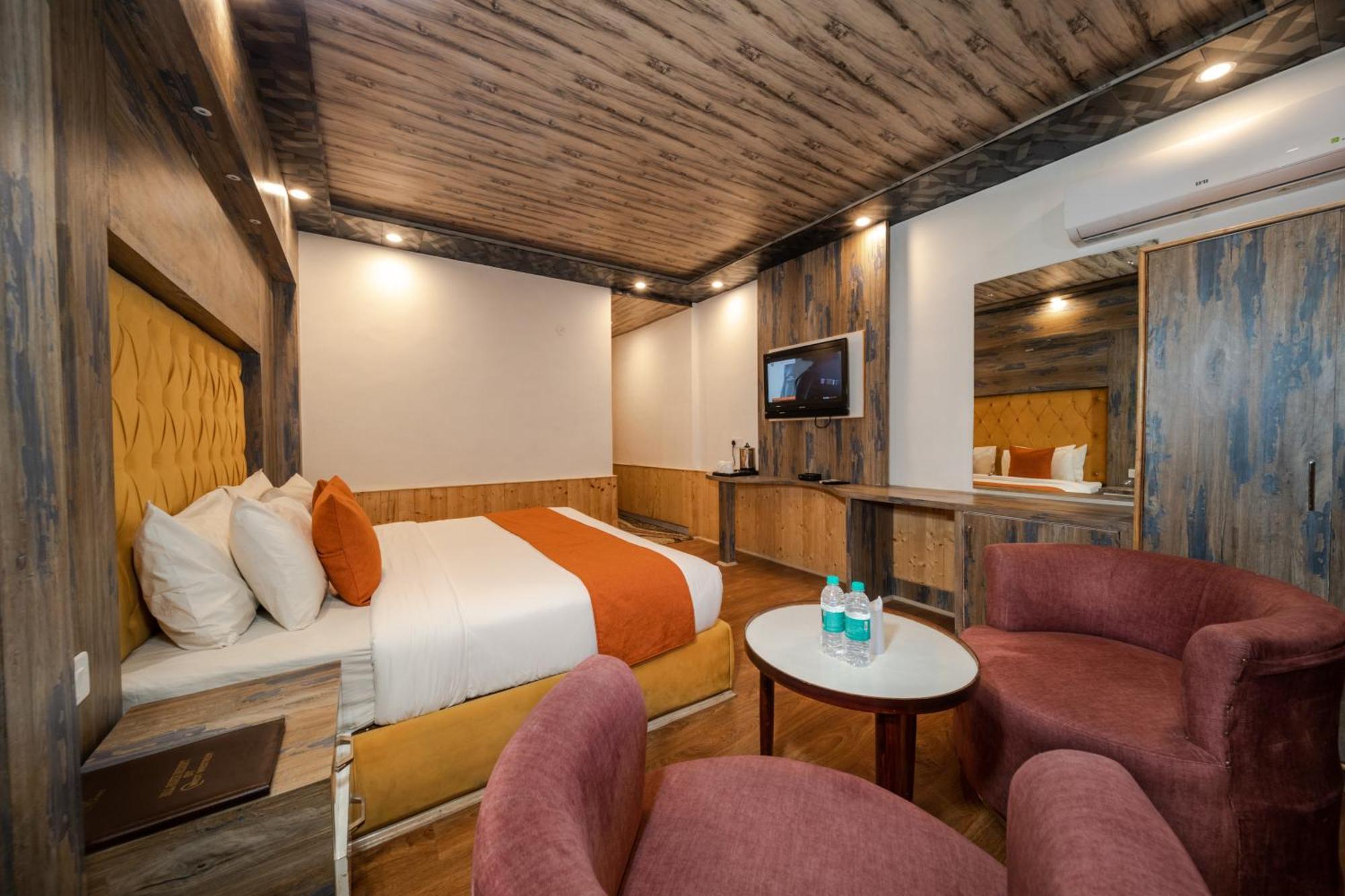 Hill River Resort By West Western 마날리 외부 사진