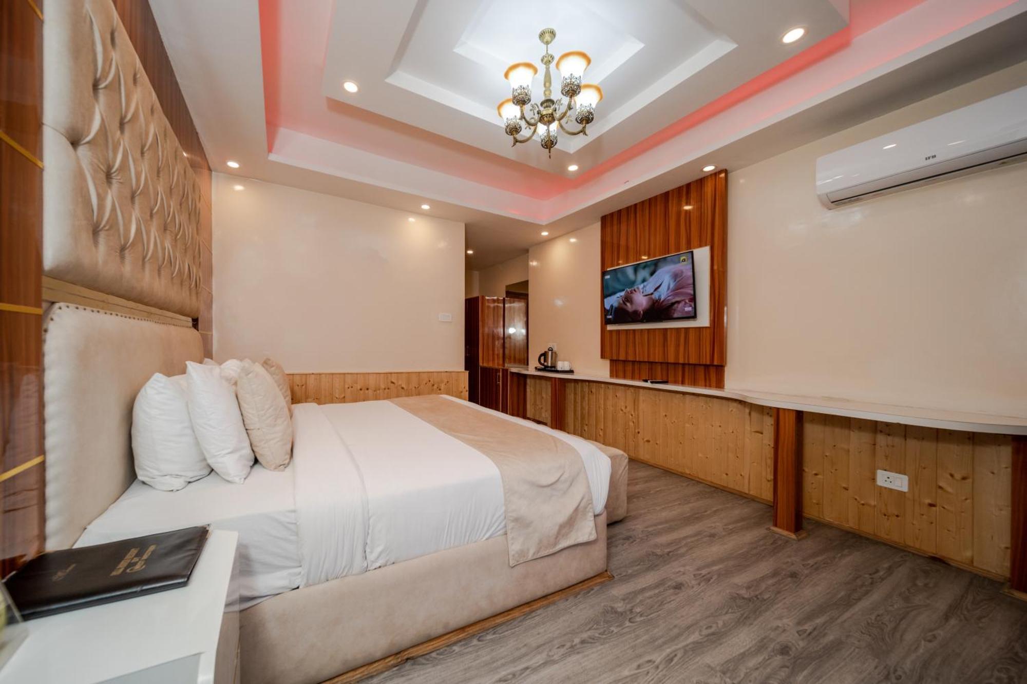 Hill River Resort By West Western 마날리 외부 사진